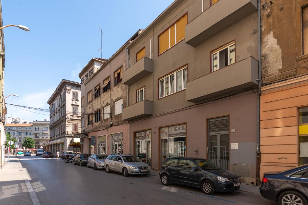 Preziosa Hotel Pula Exterior photo